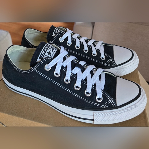 Converse Chuck Taylor All Star Black Unisex Low Top Shoes, Sz 7 Men's/9 Women's - Picture 3 of 8